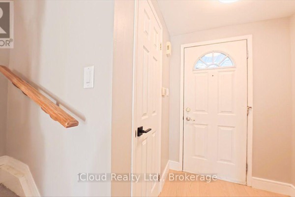 Bedroom 2 - 184 Madelaine Drive, Barrie, ON L4N0S7 Photo 5