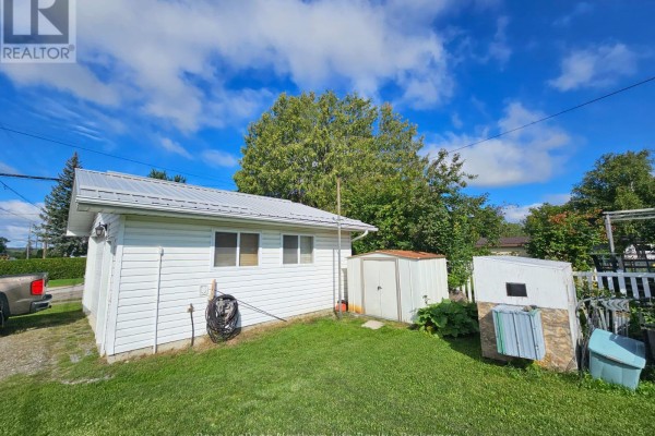 Living room - 184 May Street, Temiskaming Shores, ON P0J1P0 Photo 4