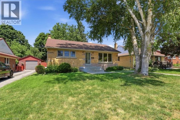4pc Bathroom - 184 Murdock Avenue, Waterloo, ON N2J2M5 Photo 4
