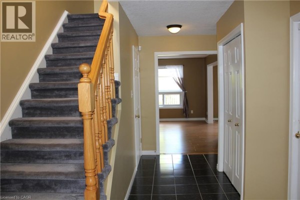 184 Northampton Crescent Unit# B, Waterloo, ON, photo 3