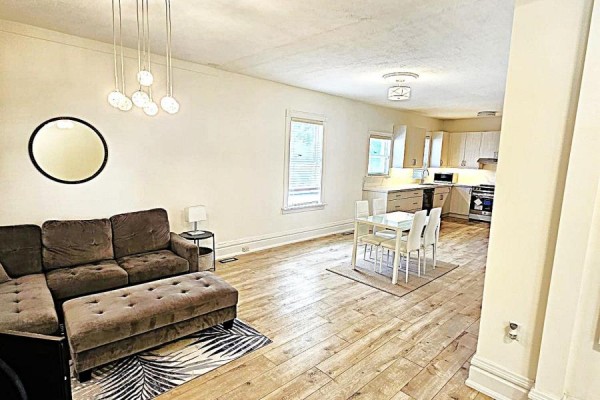 184 Prospect Street, Newmarket, ON L3Y3T6 Photo 3