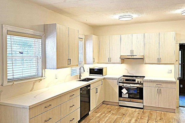 184 Prospect Street, Newmarket, ON L3Y3T6 Photo 5