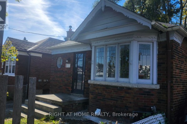 1842 Keele Street, Toronto, ON M6M3X4 Photo 2