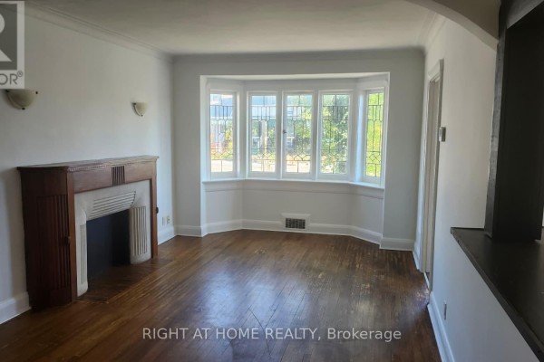 1842 Keele Street, Toronto, ON M6M3X4 Photo 5