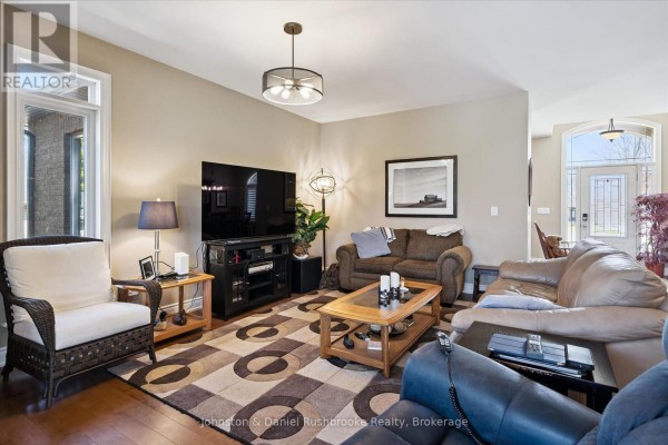 Kitchen - 1842 Meadowview Court, Severn, ON L3V0V6 Photo 4
