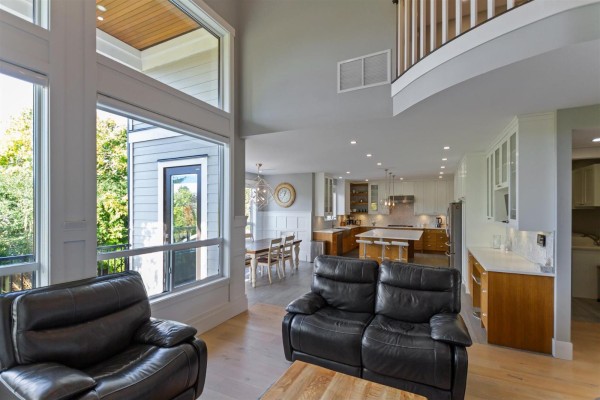 1843 142 Street, Surrey, BC V4A6V3 Photo 4