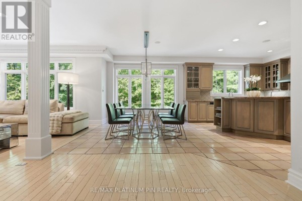 Great room - 1843 O'neil Court, Mississauga, ON L5L5X6 Photo 4