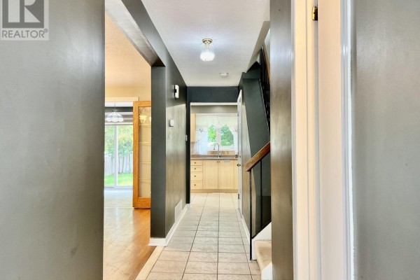 1843 Prestwick Drive, Ottawa, ON K1E2R7 Photo 2
