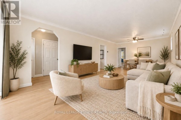 Kitchen - 1843 Victoria Park Avenue, Toronto, ON M1R1T4 Photo 4