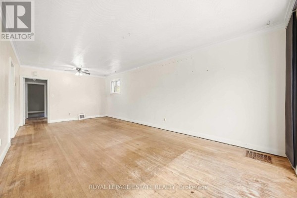 Primary Bedroom - 1843 Victoria Park Avenue, Toronto, ON M1R1T4 Photo 5