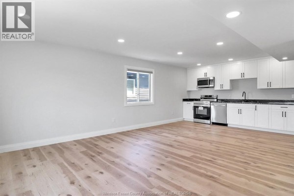3pc Ensuite bath - 1844 Meighen Road, Windsor, ON N8W0B6 Photo 3
