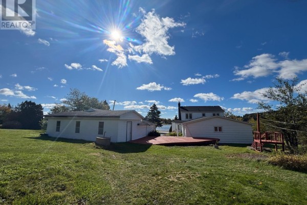 4pc Bathroom - 18467 Highway 7, Popes Harbour, NS B0J3H0 Photo 2
