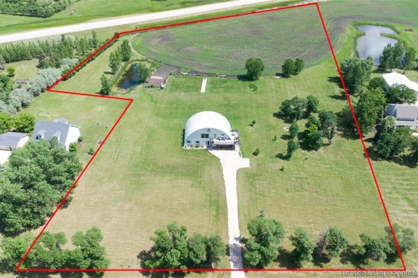 1847 Carriere Drive, St Adolphe Residential For Sale $799,900
