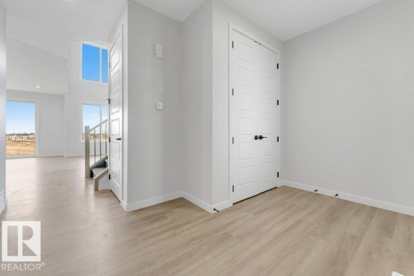 Kitchen - 1847 Crossbill Lo Nw, Edmonton, AB T5S0S6 Photo 3