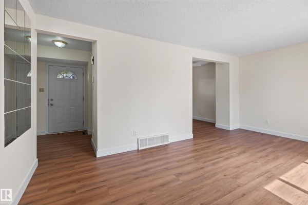 Bedroom 2 - 18478 62b Av Nw, Edmonton, AB T5T2N7 Photo 5