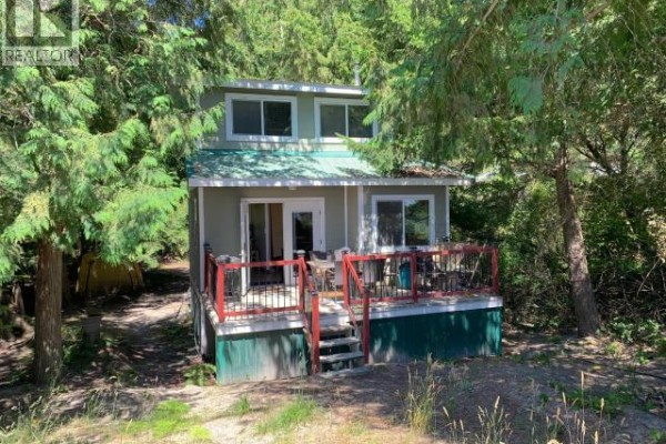 Kitchen - 1848/1856 Vancouver Blvd, Savary Island, BC V0N2G0 Photo 3