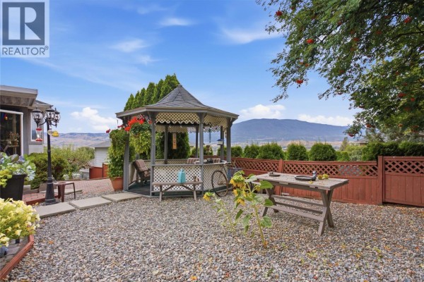 Family room - 1849 Pineridge Drive, Merritt, BC V1K1J5 Photo 5