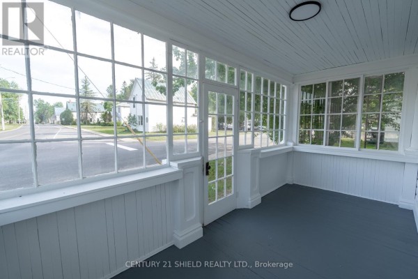 18491 Hughie Munro Street, North Glengarry, ON K0C1B0 Photo 2