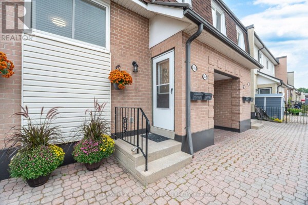 Eating area - 185 - 2170 Bromsgrove Road, Mississauga, ON L5J4J2 Photo 2