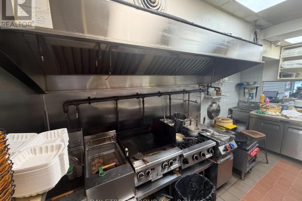 185 Dundas Street W, Toronto, ON, photo 3