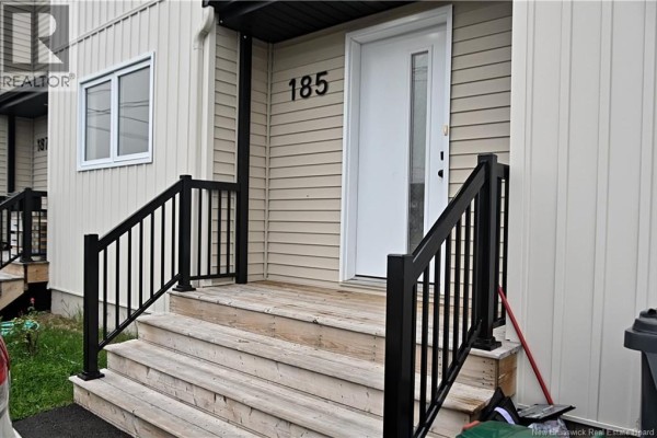 4pc Ensuite bath - 185 Ernest Street, Dieppe, NB E1A4T3 Photo 4