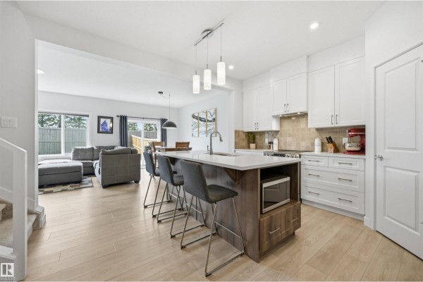 Kitchen - 185 Larch Cr, Leduc, AB T9E1N2 Photo 3