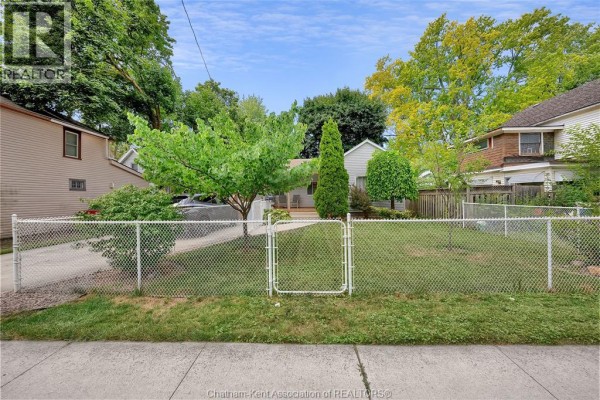 185 Thames Street, Chatham, ON N7L2Z3 Photo 4
