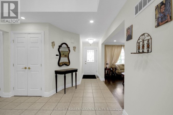 Eating area - 185 Twyford Street, Ottawa, ON K1V0V8 Photo 4
