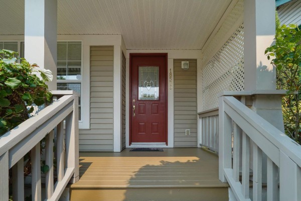 18539 67a Avenue, Surrey, BC V3S9B5 Photo 2