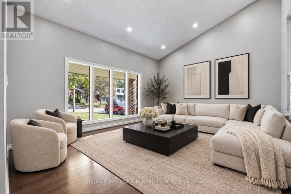 Living room - 1855 Malden Crescent, Pickering, ON L1V3G3 Photo 4