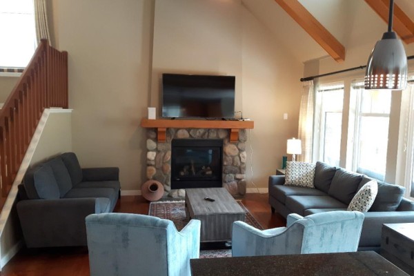 Living room - 1856 Huckleberry Bend, Cultus Lake South, Lindell Beach, BC V2R0E1 Photo 2
