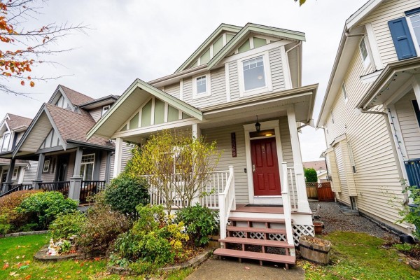 18569 67th Avenue, Surrey, BC V3S1Z1 Photo 2