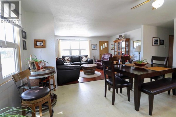 Primary Bedroom - 186 8 Street W, Cardston, AB T0K0K0 Photo 5
