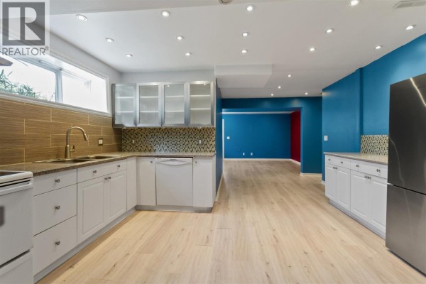 186 E Braemar Road, Vancouver, BC V7N1P9 Photo 5