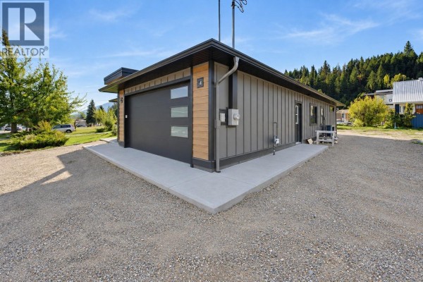 Bedroom - 186 Salmon Arm Drive, Enderby, BC V4Y4C6 Photo 5
