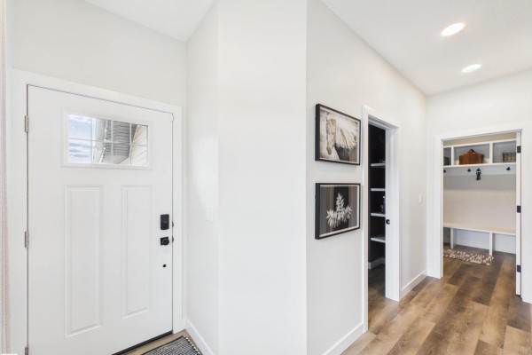 Kitchen - 186 Scoria Wd, Fort Saskatchewan, AB T8L0Z1 Photo 3