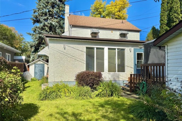 Great room - 186 Vivian Street, Neepawa, MB R0J1H0 Photo 5