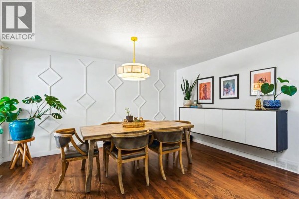 Living room - 18603 Chaparral Manor Se, Calgary, AB T2X3L2 Photo 3