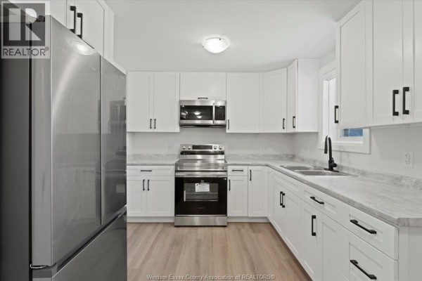 4pc Bathroom - 1861 Meldrum Unit# 2, Windsor, ON N8W4E1 Photo 2