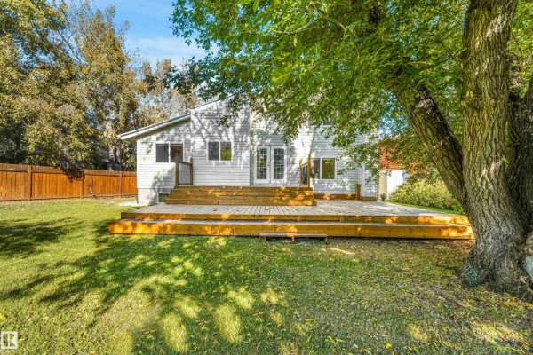 Kitchen - 18623 70 Av Nw, Edmonton, AB T5T3A6 Photo 3