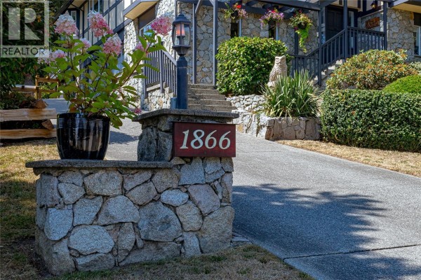 Patio - 1866 Barrett Dr, North Saanich, BC V8L4V2 Photo 5