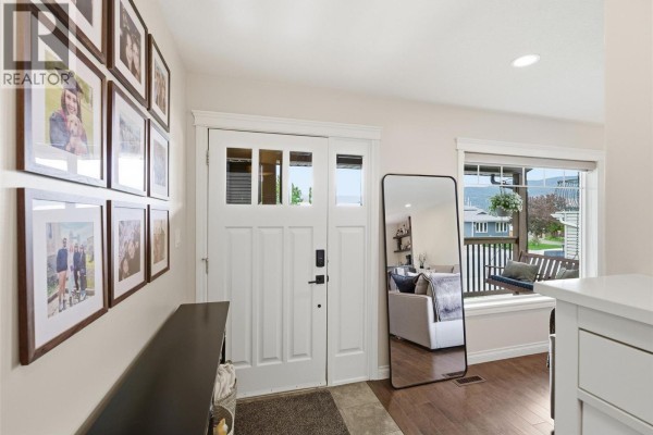 3pc Ensuite bath - 1867 Juniper Drive, Merritt, BC V1K1J4 Photo 5