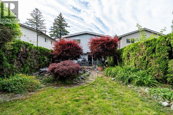 1868 Coquitlam Avenue, Port Coquitlam, BC V3B1H7 Photo 3