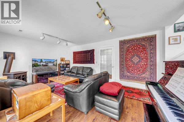 1869 Harbour Street, Port Coquitlam, BC V3C1A4 Photo 5