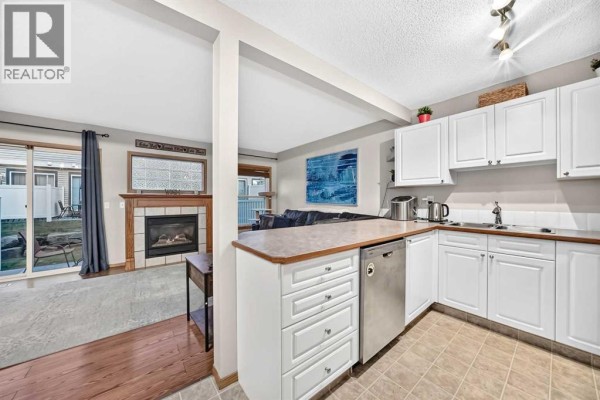 Living room - 187 Millview Green Sw, Calgary, AB T2Y3W1 Photo 5