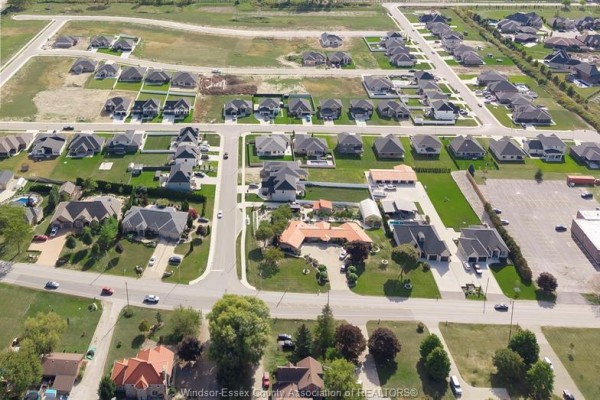 1872 Molise Boulevard, Kingsville, ON, photo 2