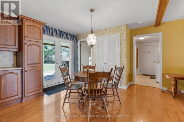Living room - 18725 Desmond Road, Chatham Kent, ON N0P2C0 Photo 4