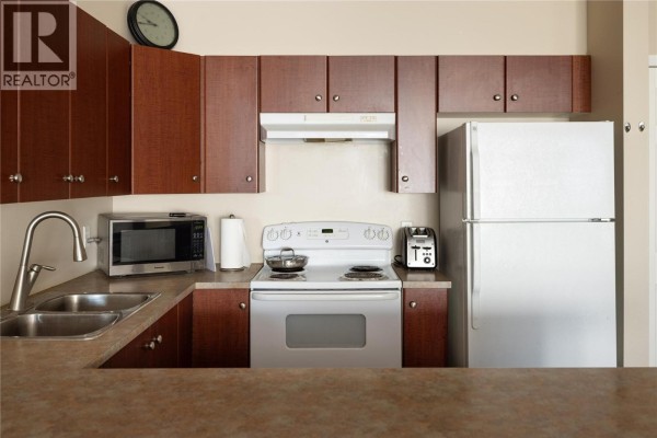 Den - 1873 Country Club Drive Unit# 2406, Kelowna, BC V1V2W6 Photo 3