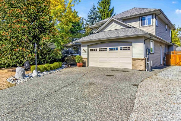 18737 65 Avenue, Surrey, BC V3S8V2 Photo 2