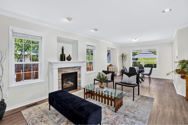 18737 65 Avenue, Surrey, BC V3S8V2 Photo 3